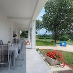 In Valtura With Family-friendly Yard Pula