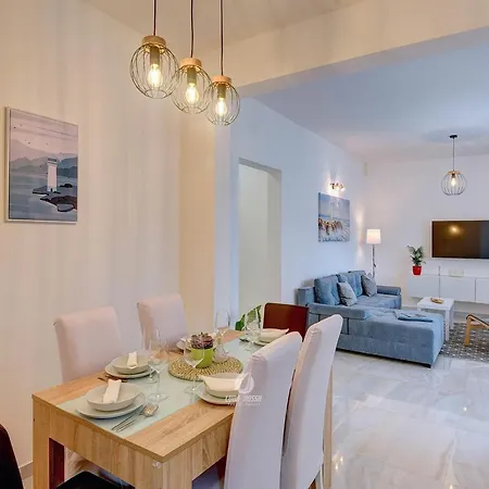 In Valtura With Family-friendly Yard Appartement