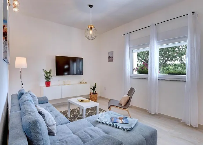 In Valtura With Family-friendly Yard Apartment