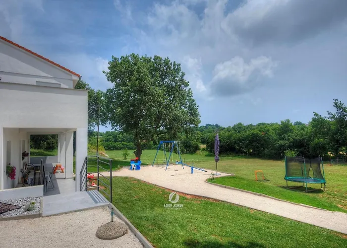 In Valtura With Family-friendly Yard Apartment *